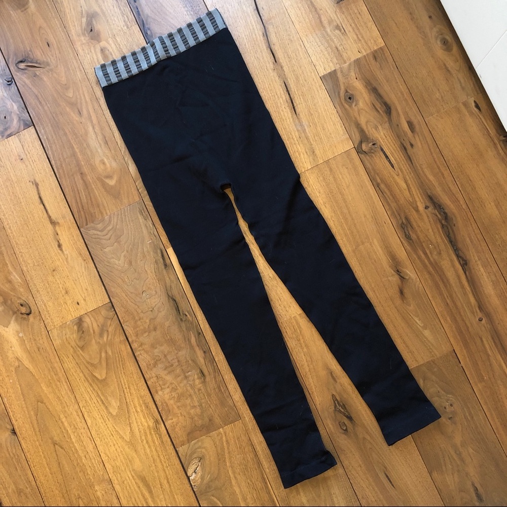 BaseRange black ribbed leggings